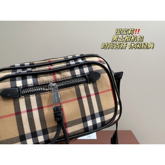 2023.11.17 P175 folding box ⚠️ The size 21.14 Burberry Men's Camera Bag features a highly recognizable Burberry pattern, and the brand logo's decoration instantly enhances its appeal, making it particularly eye-catching. The design of the shoulder strap i