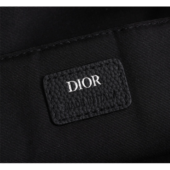 20231126 550 canvas and black grain calf leather Dior Oblique backpack, adorned with the 