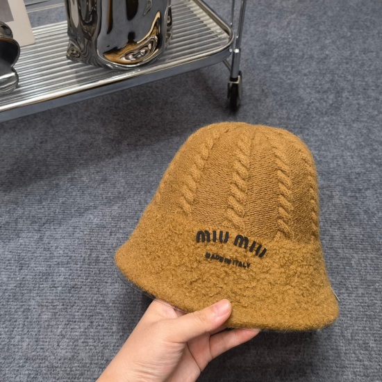 2023.10.2 Run 50Miu~Latest Handmade Hat! Hand hook Fried Dough Twists splicing fisherman's hat, a new style for sweet girls ✔ Can be paired with both cold and warm colors in autumn and winter, with a huge hat shape and a small face! It's really perfect