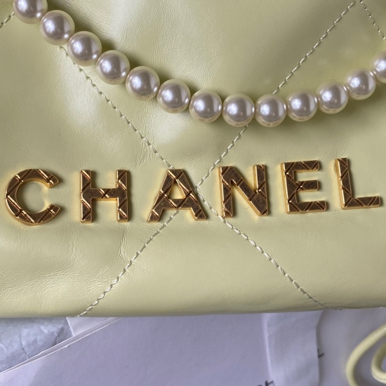 P1060 Chane123SAS3980 Pearl ❇️❇️ Chanel's Mini22 has hit the red heart, and Chanel Goose's bag accessories will always be planted with grass. From the just concluded 2023 Spring/Summer collection, especially this season's newly released Minisize22 bag cla
