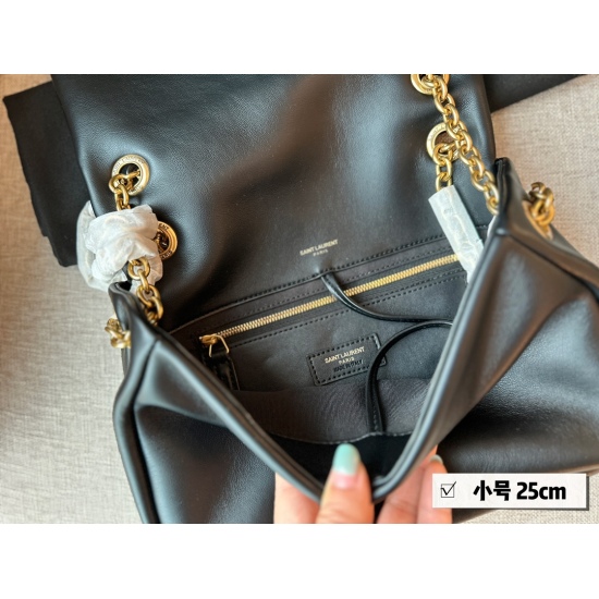 2023.10.1 230 Boxless Size: 25 * 16cm YSL Jamie Small Shopping Bag: Full of advanced feeling, the overall design is very puffy, and it can be used for cross body, armpit, and shoulder wandering bags. The back method is really practical!!! Same as rose!!!
