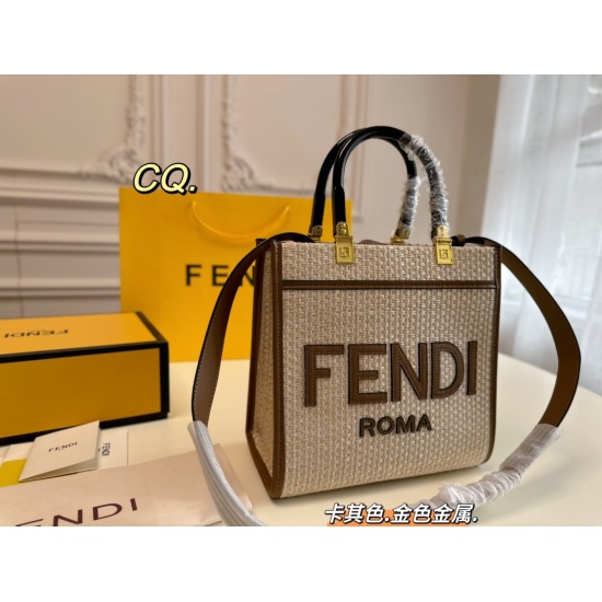 2023.10.26 P215 (no box) size: 2524FENDI New Lacquer Handheld Tote Bag Weaving Process ➕ Leather stitching, full of vacation vibe! Paired with wide shoulder straps, the stylish appearance that can be carried or slung is the first choice for Jimei tourists
