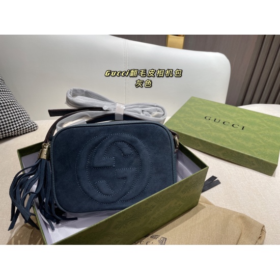 On October 3, 2023, the p170 gift box has a size of 20 14gucci Kuqi suede camera with a high appearance value. It looks good no matter how it is paired, and has strong practicality. The retro style is full, with a large capacity and no weight. Who wouldn'