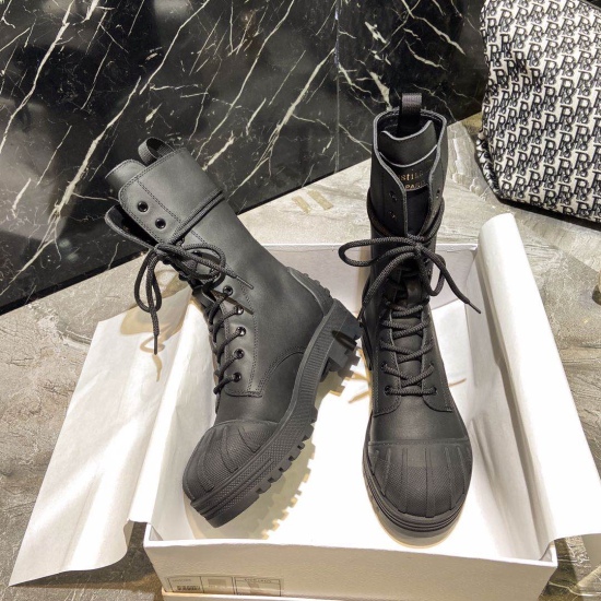 20240414 p260. The Dio autumn and winter counters are synchronized with the latest Martin boots with shell heads. This D-Major boot features unique design elements to create a striking appearance. (Strap Mid Barrel Martin Boots) ➕ Elastic Chelsea Short Bo