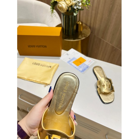 2024.01.05, 2023, the latest bestseller of the Lvjia brand, women's edition. The top-notch version of the international top design is innovative, fashionable and trendy, with a non slip combination leather outsole. Upper LV lines. A trendy and versatile o