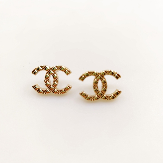 20240413 p55, new CHANEL Xiaoxiangling grid earrings, high-end quality, same material as the counter, genuine brass, ion plating, 925 silver needles, exclusive live photos ‼ Exquisite and delicate craftsmanship, the heavy-duty version is a super fairy and
