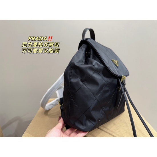 2023.11.06 Large P200 ⚠️ Size 32.29 Small P195 ⚠️ Size 26.26 Prada PRADA nylon diamond grid backpack parachute fabric is very lightweight and wear-resistant. The back and body are full of sunshine, vitality, youth, adorability, love, and temperament. Miss