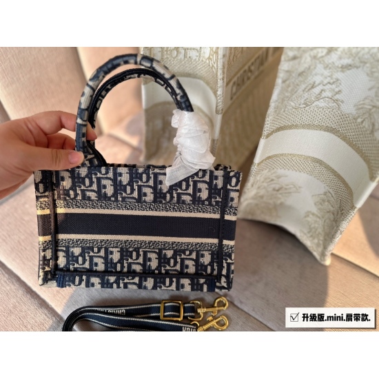285 unboxed upgraded version blue size: 21 * 14cmD home tote shopping bag tote24. The new early spring tote that can be carried is here! It's not so easy to use! Three dimensional embroidery is a gift for non ordinary goods with the same color scheme of s