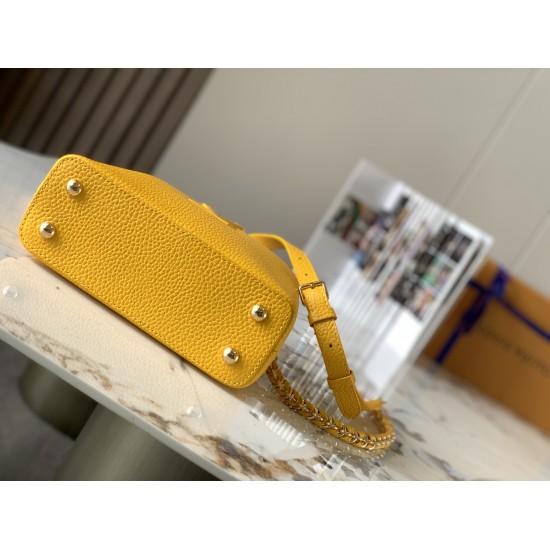 20231125 P1200 [Premium Original Leather M59709 Light Gold Buckle] This Capuchines mini handbag is made of bright Taurillon leather, interwoven and wrapped with a chain, showcasing exquisite craftsmanship. The chain can be easily removed or adjusted to ac
