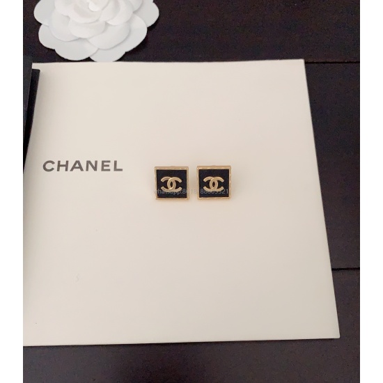 2023.07.23 ch * nel's latest black leather square earrings are made of consistent Z brass material