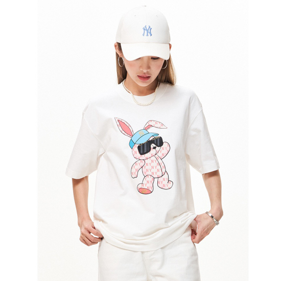 20240405 P88 Style Number: K011 MLB New Printed Short Sleeves, Cartoon Rabbit Exclusive, Colorful, Natural and Realistic, exuding youthful vitality on the upper body. Easy to create a fresh atmosphere in summer. Hangtags can be scanned for verification an