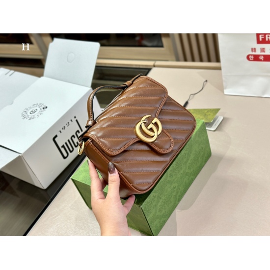 2023.10.03 230 Comes with Folding Box Aircraft Box Size: 21.15cmGG Marmont Postman Classic ‼️ Good quality, high cost-effectiveness, Gucci cowhide quality ✔️