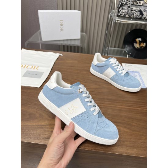 20240414 P230 Dior [Dior] decor update! This Dior Star sneaker is a classic item from Dior, with a timeless and unique design. The light blue suede cowhide upper is paired with white cowhide patches to enhance the style, adorned with a gold toned CD logo 