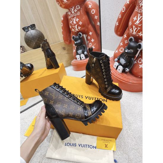 2023.11.19 ¥ 240L Jia Lv Brand Autumn and Winter New High Heel Boots Classic High Edition Super Genuine Upper Foot, Extraordinary Atmosphere, Not to mention Excellent Upper, Imported Cowhide/Lacquer Leather/Old Flower Leather Embroidery Inner Lining Cowhi