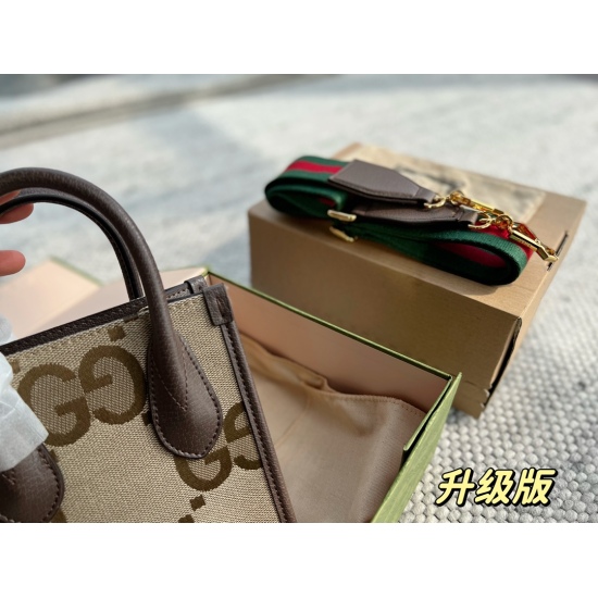 2023.10.03 205 Kit (upgraded version) size: 16 * 20cmGG mini tote (score pack) GG jumbo Enlarged logo Fresh color scheme! Very elegant feeling!! Unisex! Both Sa and A!