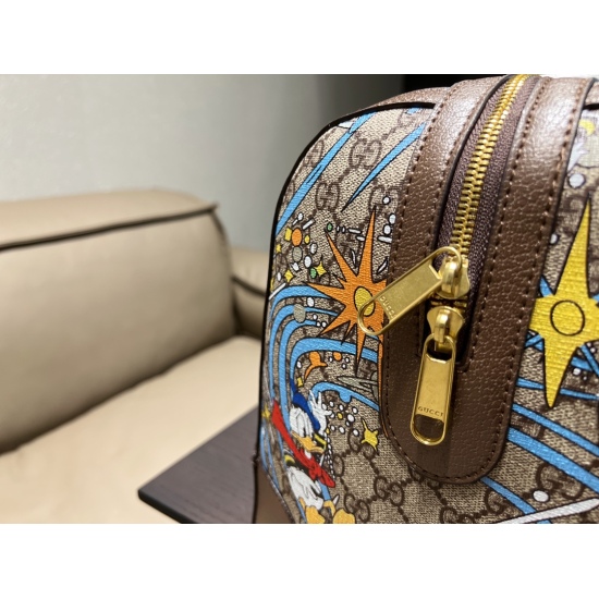 2023.10.03 p225 ⚠️ Size 46.36 Kuqi travel bag, Donald Duck co branded model, with Gucci travel bag's poisonous old flowers, it's really beautiful. I don't think it's very big, but it can fit very well. Please boldly add a hundred to look good