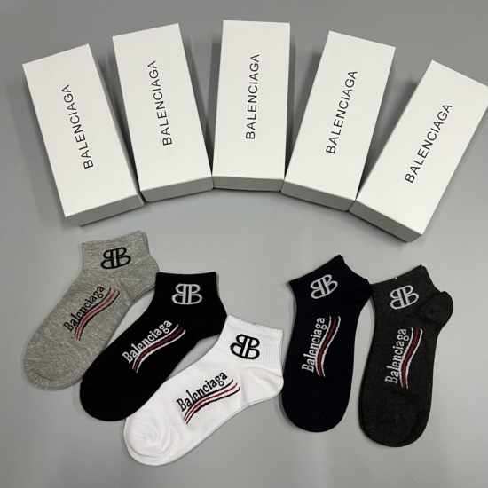 2024.01.22 Balenciaga 2023 New Classic Mid Short Pile Socks! A box of five pairs, synchronized stockings and socks at the counter, a must-have for trendsetters and a great match for big brands on the street