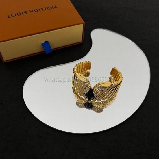 2023.07.23 1LV bracelet original production, original order! ✨ Every detail is comparable to a genuine counter, and this is the only global counter in the industry that purchases genuine products and prints them. Only in this way can jewelry be created wi