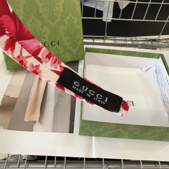 220240401 P 55 comes with packaging box Gucci (Gucci) GG's latest hairband, a new summer style, especially beautiful! A must-have item for young ladies