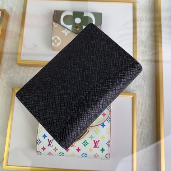 20230908 Louis Vuitton] Top of the line original exclusive background M30183 Size: 7.5x 11.0 cm This Louis Vuitton compact pocket wallet has powerful features and can store credit cards, banknotes, and bills. The elegant combination of black and gray exud