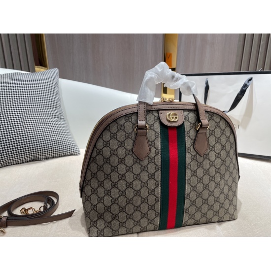 On October 3, 2023, the P200 size33 26 Gucci Cool Qi Shell is super atmospheric, beautiful, and can hold perfect details. The original hardware version is really classic. Your much-anticipated model looks great on the back, and the quality is super B. Imp