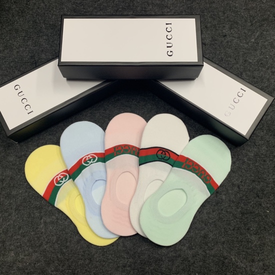 New CUCCI (Gucci) O-shaped socks will be released on December 22, 2024, with no heel loss! Pure cotton quality! Comfortable and breathable on the feet! A box of 5 pairs in [out]