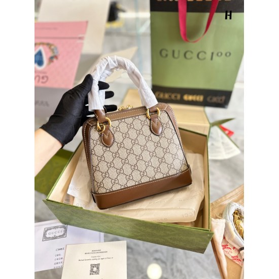 On March 3, 2023, P230p240Gucci1955 shell wrap, with a retro feel, hold it! Ba Gucci, this 1955 horseshoe buckle shell, is really irresistible once you get it! Mini size is too cute and practical, exquisite, retro, and high-end, with a full 20cm and 25cm 