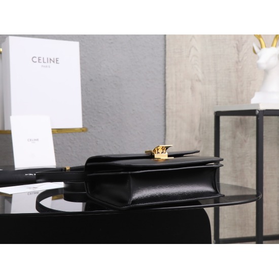 20240315 P1180 [Premium Quality All Steel Hardware] External Hand Rubbed Pattern Head Layer Cowhide ➕ The interior is made of 100% sheepskin, and Celine is a box that has become popular half the world. There is no need to introduce its advantages. The lat