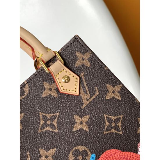20231125 p520M82112 Top of the line collaboration series between Louis Vuitton and Yayoshi Kusama explores the strange and wonderful ideas of this Japanese artist, witnessing the brand's infinite enthusiasm for the art world. This LV x YK Petit Sac Plat h