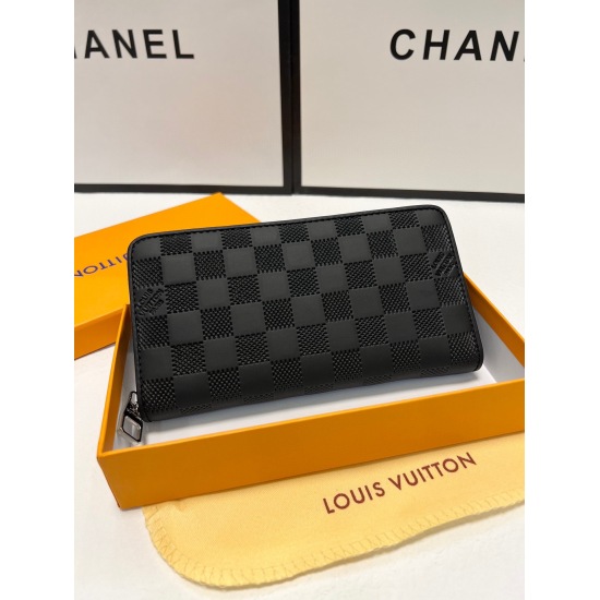 2023.10.1 P150 color black size 21x11 ✨ The LV new men's handbag has an original cowhide top layer, with a top-notch feel comparable to that of a genuine counter. It features a wide range of details and large capacity, available in stock