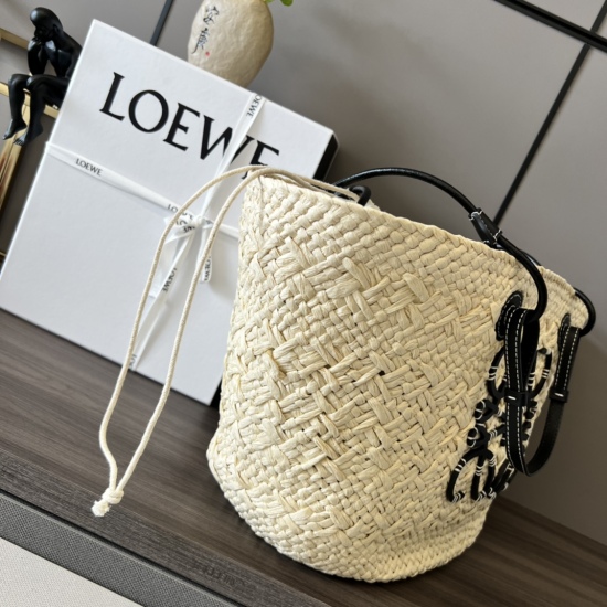 20240325 Original Order 780 Premium 880Lo * we Elaca Palm Fiber and Cow Leather Anagram Basket Handbag * A traditional basket handbag * featuring a classic hand woven body, tubular cowhide strap and top handle * and a piece of cowhide Anagram embossed pat