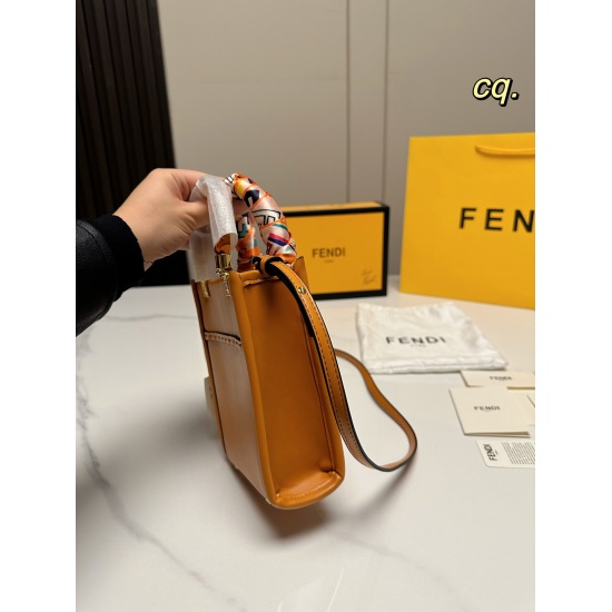 2023.10.26 P190 (Folding Box) size: 1813FENDI Fendi Mini Music Tote Bag Unique Hawksbill Organic Glass Handle Design ⚠️ Two handheld and adjustable detachable shoulder straps, creating a sense of sophistication that meets daily needs, perfect for street s