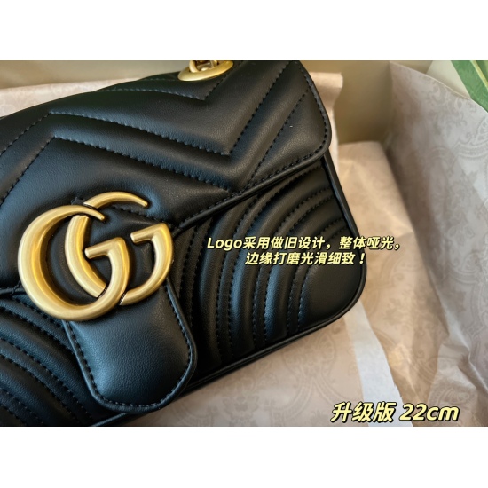 On March 3, 2023, the size of the 220 box upgrade version is 22 * 14cmGG marmont, which is the most classic dual G upgraded cowhide leather for the Coco Love Pony Momba marmont that small size players must get in summer! Hardware! Right grain! Perfect!