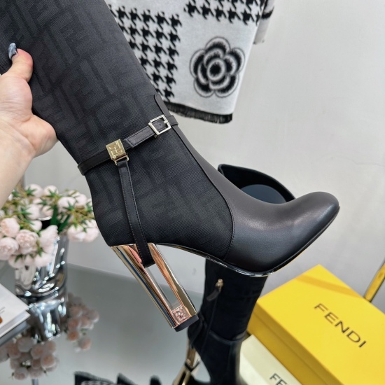 20230923 P5302023 Counter Show New FENDI Hollow Thick Heel Boots with Two Types of Fabrics: Super Hot and Exclusive Moulded Hollow Heel Design with Extremely Distinctive FENDI Home has never let us down, sexy and with some unique features - - - - - - - - 