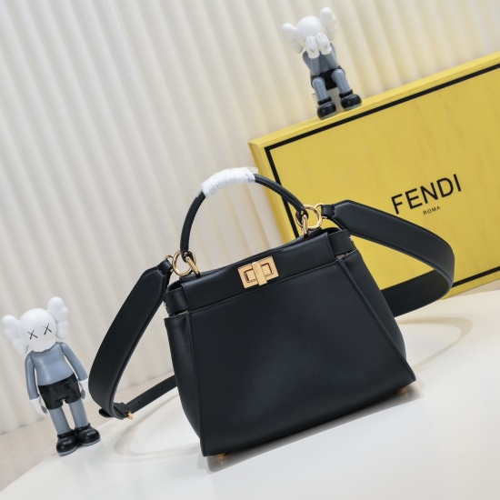 2024/03/07 940 FENDI PEEKABOO~Imported top layer calf leather has a delicate and soft feel, simple and elegant design, and exquisite craftsmanship. Every small detail can let you experience our commitment to quality. 23cm model 2341