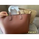 2023.11.17 245 box size: 34 (bottom width) * 28cmBur shopping bag High quality TB Tote can fit a 10 inch tablet