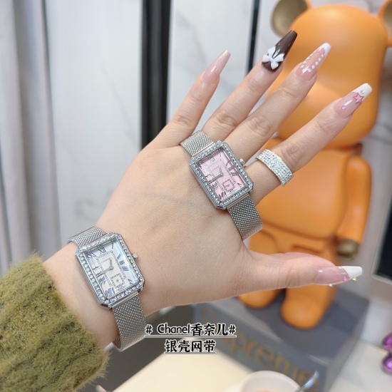 20240417, 2024: The new watch case is equipped with a diamond mesh strap of 160# Two and a half, two and a half dial collection # Chanel CHANEL Chanel BOYFRIEND TWEED twill soft cloth steel strip with metal interior and special design! I can't do without 