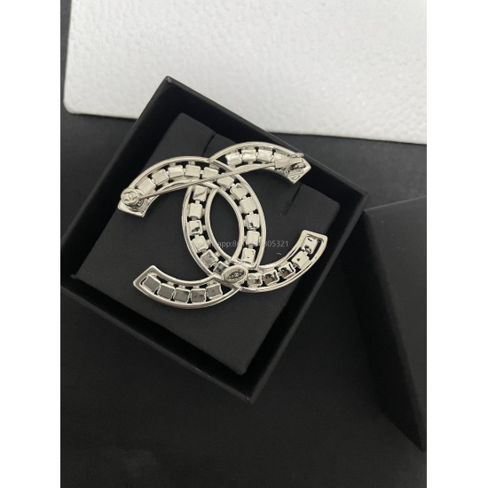 2023.07.23 ch * nel's latest platinum double C brooch with consistent Z brass material