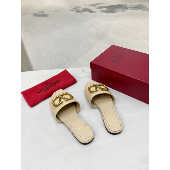 20240403 Valentino's latest collection at the Valentino counter, the highest version with perfect and eye-catching details, launches a runway series [strong] [strong] [strong] Fabric: imported cowhide lining: according to the original sheepskin lining siz