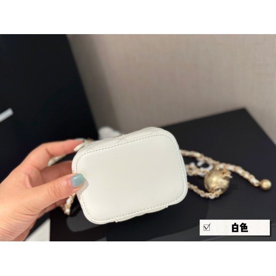 2023.09.03 170 box (upgraded version) Size: 10 * 9cm Xiaoxiangjiakou Red Envelope Gold Ball Box Wrap Sheepskin Quality! Very advanced! Beauty creates a sense of sophistication! ⚠️ I can't put my phone down!