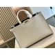 2023.10.26 235size: 41.29cm Fendi peekabo Shopping Bag: Classic tote design! But the biggest feature of this one is: portable: crossbody!