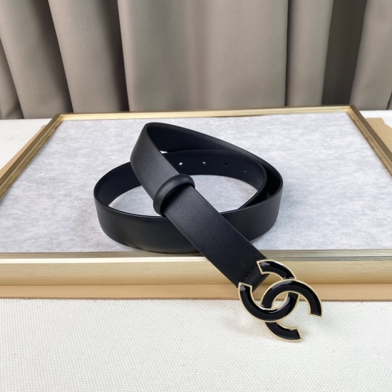 On December 14, 2023, at the Chanel Children's counter, the same type of belt is made of genuine molds, and imported plain cowhide 3cm versatile small belt is a must-have for goddesses
