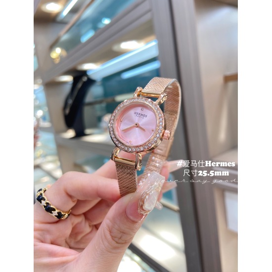 20240408 Mesh Strap 155 Hermes PARIS Luxury Watch, Leading Style, Beyond the Times, Designed with Exquisite Extraordinary Craftsmanship, Highly Favored by Trendy and Noble People from All walks of Life. This watch features a beaded strap, showcasing its s