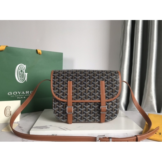 20240320 Large P780 [Goyard Goya] The newly launched Belvdre double stripe messenger bag features the most classic features of simplicity, elegance, and lightweight practicality. The leather edging highlights the outline of the bag in a linear manner, and