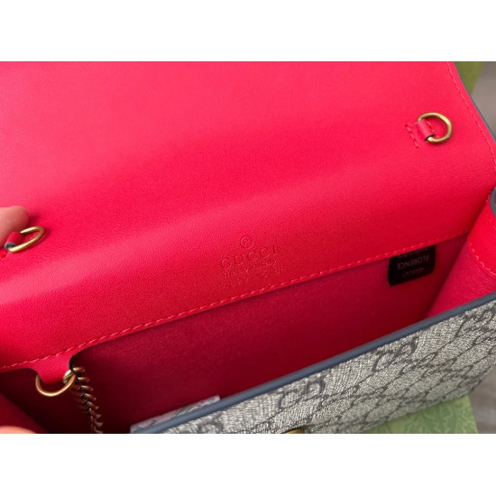 On March 3, 2023, with a box size of 20 * 13cm, the cute and compact customized version of the Little Cherry GG Cherry Chain Bag is particularly popular every summer!
