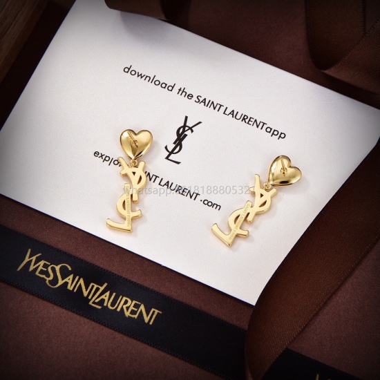 On July 23, 2023, YSL Saint Laurent Letter Earrings are made of original brass material Yves Saint Laurent. Founded in 1961, its elegant, abstract, bold and unique design style makes it one of the famous brands in the luxury fashion industry. Leading the 