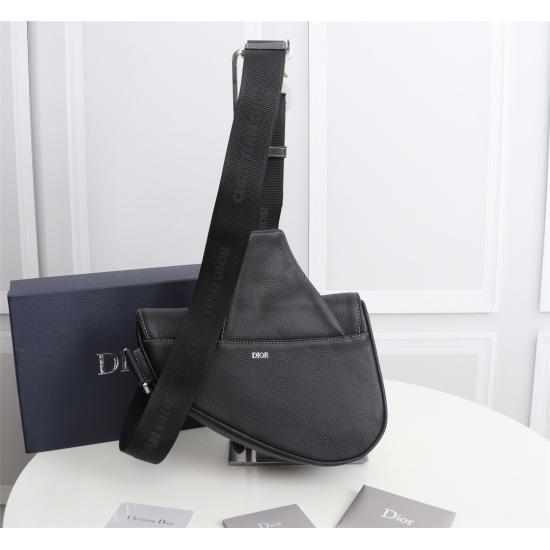 20231126 570 Dior Men's Saddle Crossbody Bag/Chest Bag Model: 1ADPO093 (Black Leather Logo) Size: 20 * 28.6 * 5cm Physical Photo, Same as Goods Heavy Gold Authentic Print Copy Imported Original First Layer Grain Small Cow Leather Copy Customized Counter w