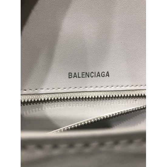 Batch 650 Balenciaga from Balenciaga in 20240324. Italian imported explosive pattern top layer cowhide tassel style small black nail (large bottom length 38cm * 24cm * 12cm) (medium bottom length 30cm * 19cm * 11cm/) (mini bottom length 23cm * 15cm * 126c