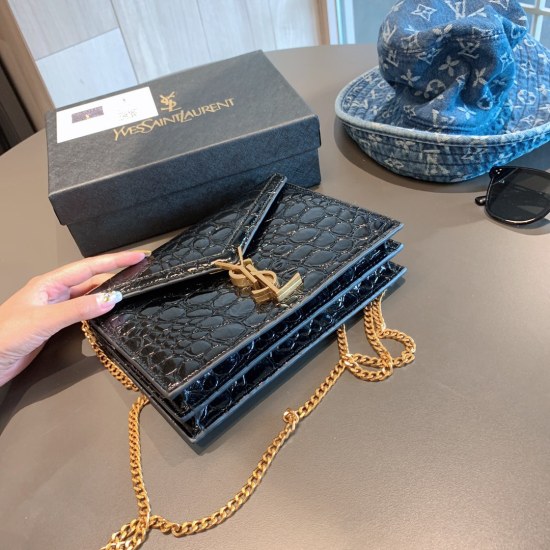 2023.10.18 P195 Cowhide Quality SAINT LAURENT ysl Saint Laurent High Quality Original Jelly Patent Leather Fabric ⭐ The craftsmanship of high-end customized genuine plate to plate vacuum electroplating silver, hardware, leather metal, and other products i