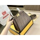 2023.10.26 225 comes with a foldable box size of 23 * 18cm Fendi peekaboo series 